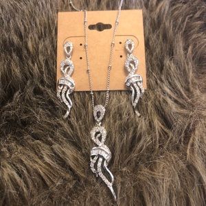 Stunning cubic zirconia silver plated jewelry set